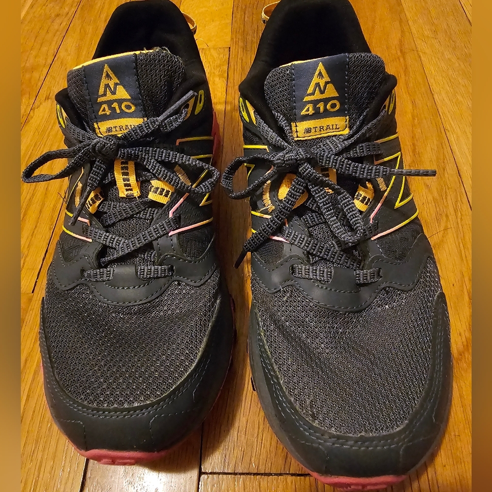 New Balance 410 V7 Womens Size 9 WT410CG7 Gray/Pink Trail Running Shoes Read - Picture 2 of 8